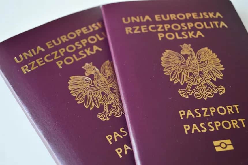 Ile czasu czeka się na paszport? Sprawdź, jak uniknąć opóźnień i przyspieszyć proces